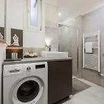 3br By New York Cafe In Iconic District Apartmán