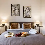 3br By New York Cafe In Iconic District Apartmán *