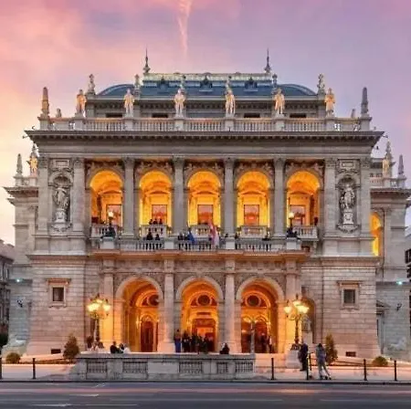 3br By New York Cafe In Iconic District Budapest