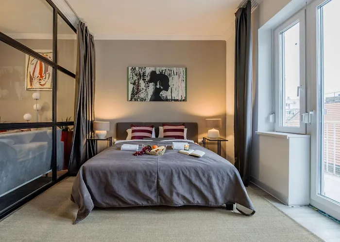 3br By New York Cafe In Iconic District Apartment Budapest