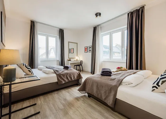 Apartment 3br By New York Cafe In Iconic District