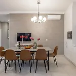 3br By New York Cafe In Iconic District Lejlighed *