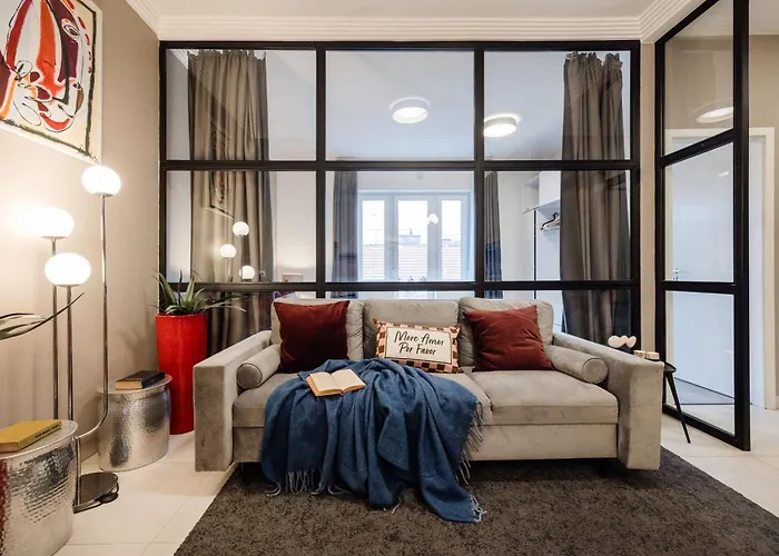 3br By New York Cafe In Iconic District Lägenhet *