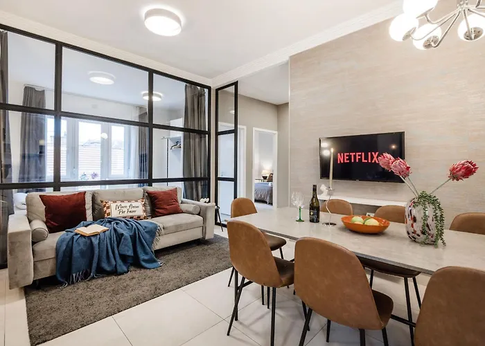 3br By New York Cafe In Iconic District Apartmán