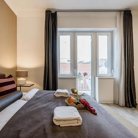 Appartement 3br By New York Cafe In Iconic District Boedapest