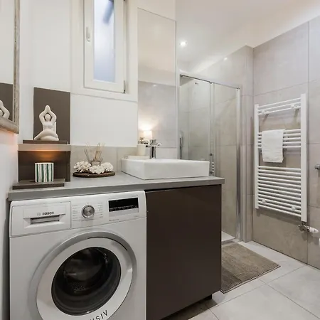 3br By New York Cafe In Iconic District Appartement